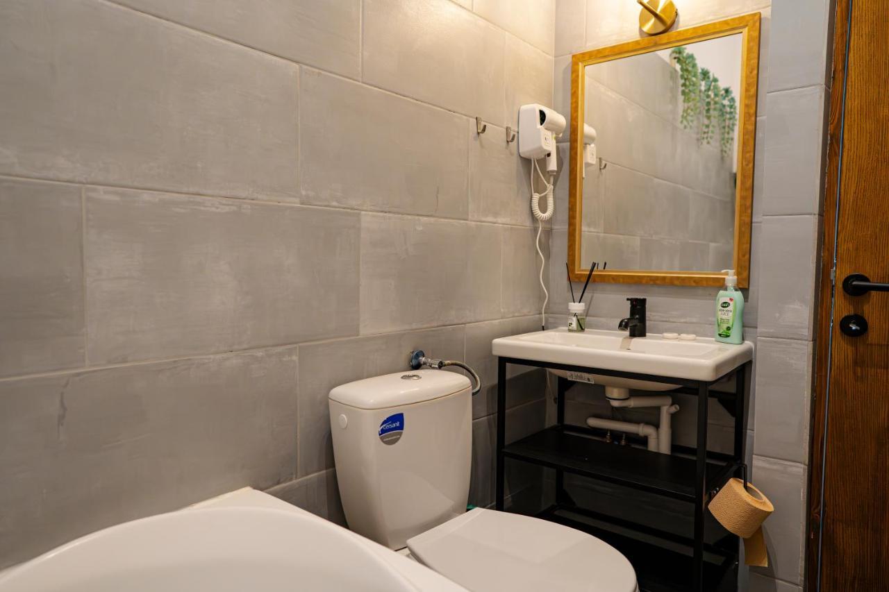 Old Town Jacuzzi Studio Bukarest Exterior foto